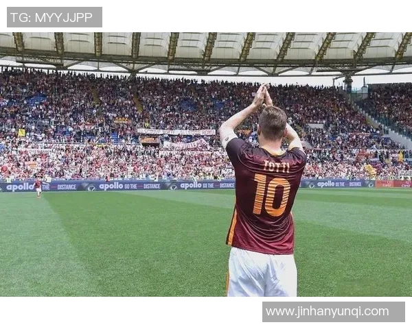 足球明星在绿茵场上挥洒青春岁月却不知不觉走向人生的另一阶段